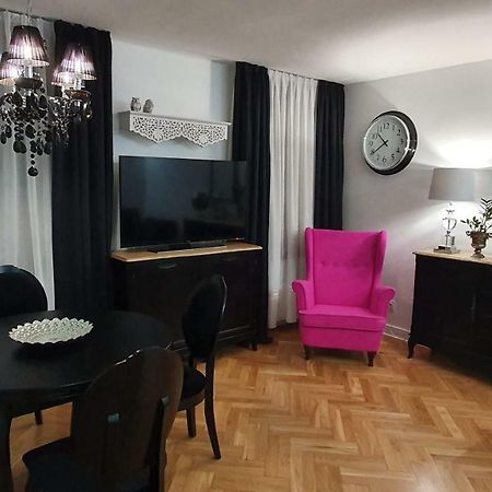 Apartament Twarda Apartman Varsó Kültér fotó