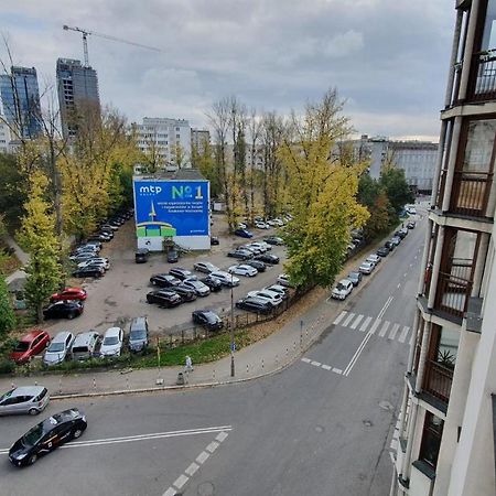Apartament Twarda Apartman Varsó Kültér fotó